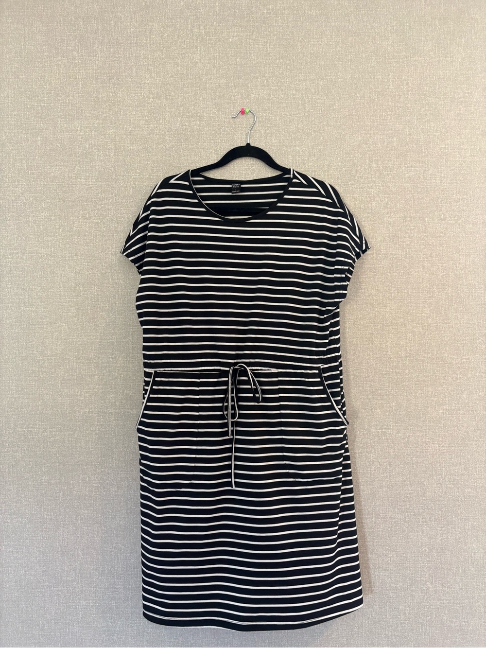 Emery Rose black and white striped casual dress in women’s size Large.